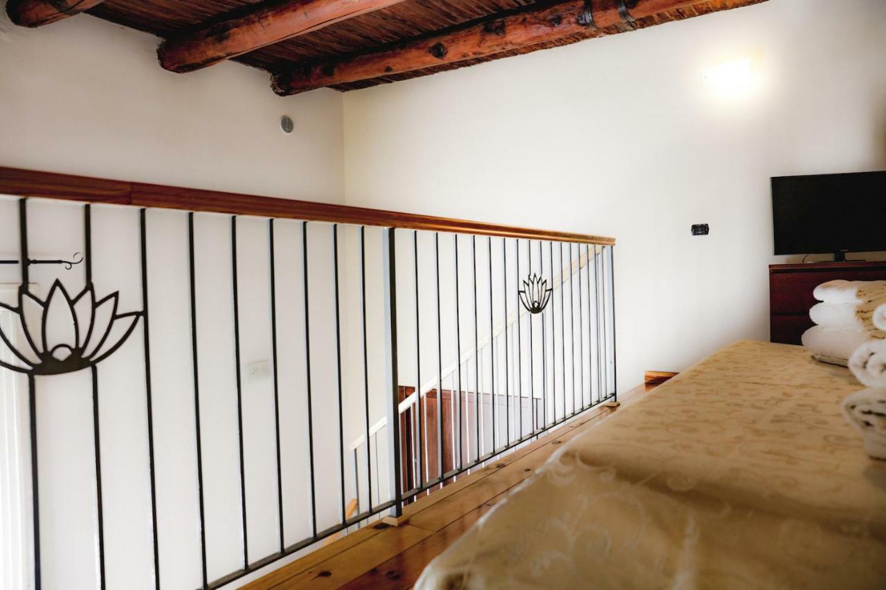 Bed and Breakfast Spicchi Di Sole à Naples Extérieur photo