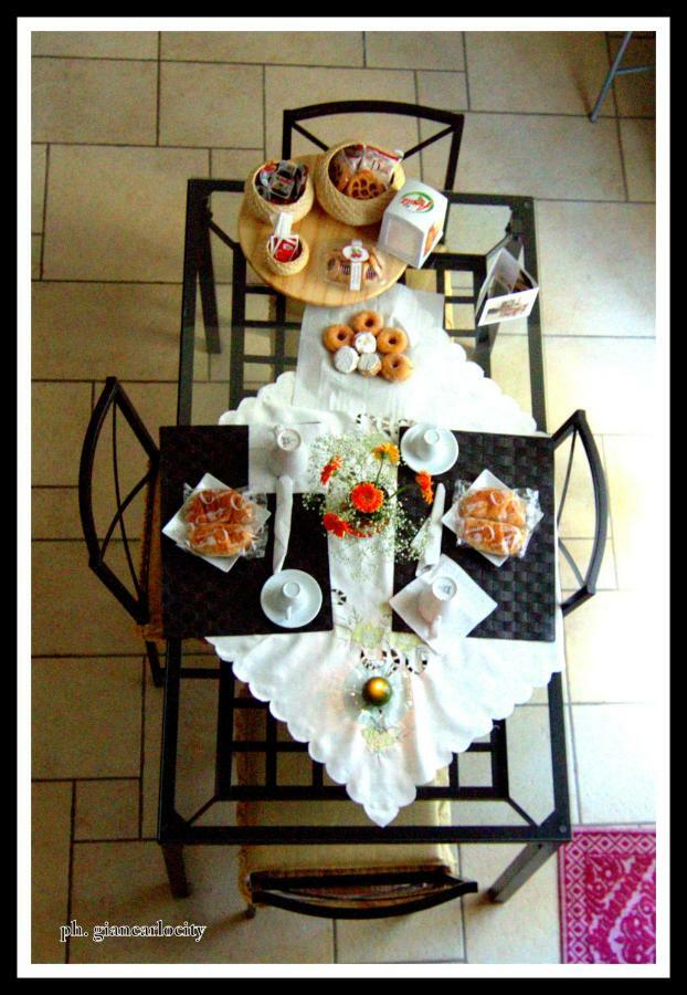 Bed and Breakfast Spicchi Di Sole à Naples Extérieur photo