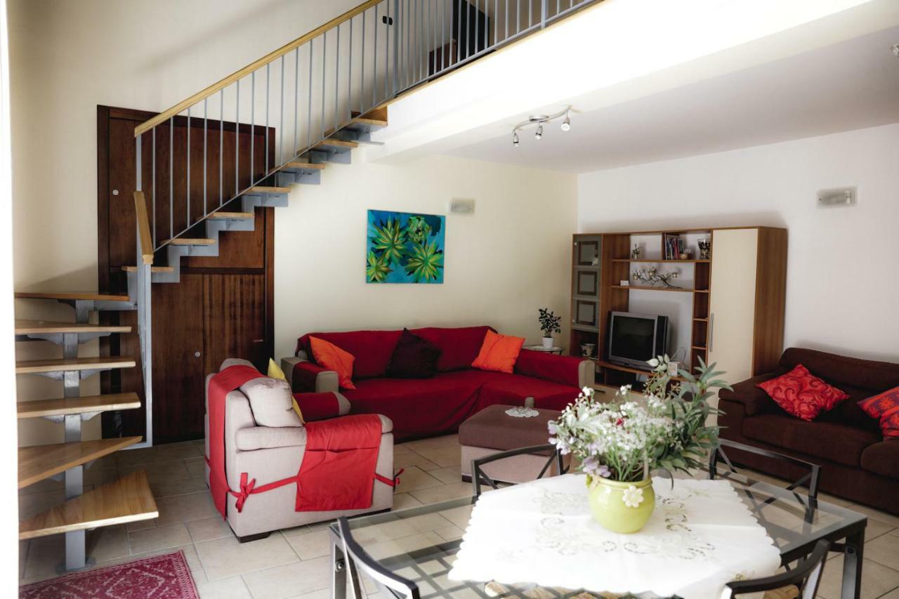 Bed and Breakfast Spicchi Di Sole à Naples Extérieur photo