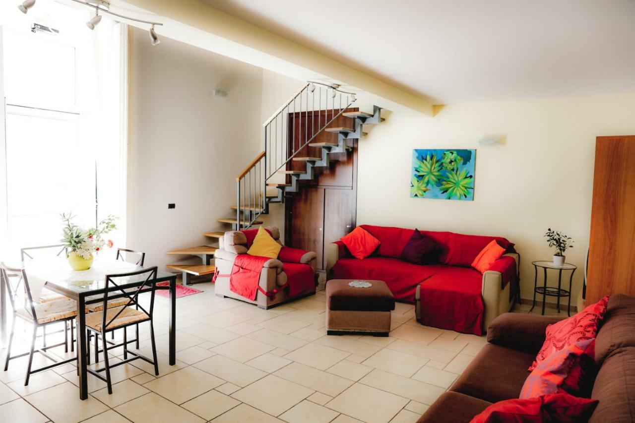 Bed and Breakfast Spicchi Di Sole à Naples Extérieur photo